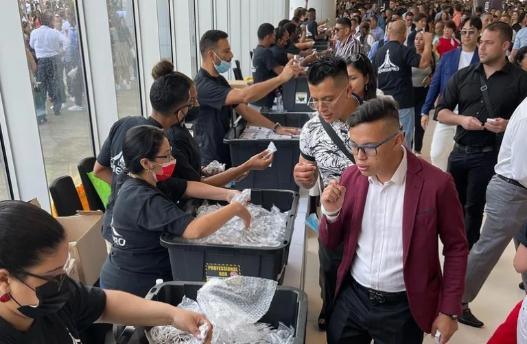 Smile & Arts - Panama Event Translation Devices PickUp